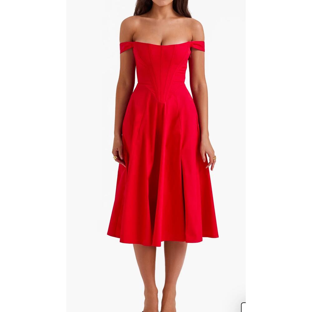 Saira Floral Lace-Up Corset Cocktail Dress
HOUSE OF CB $275 Small